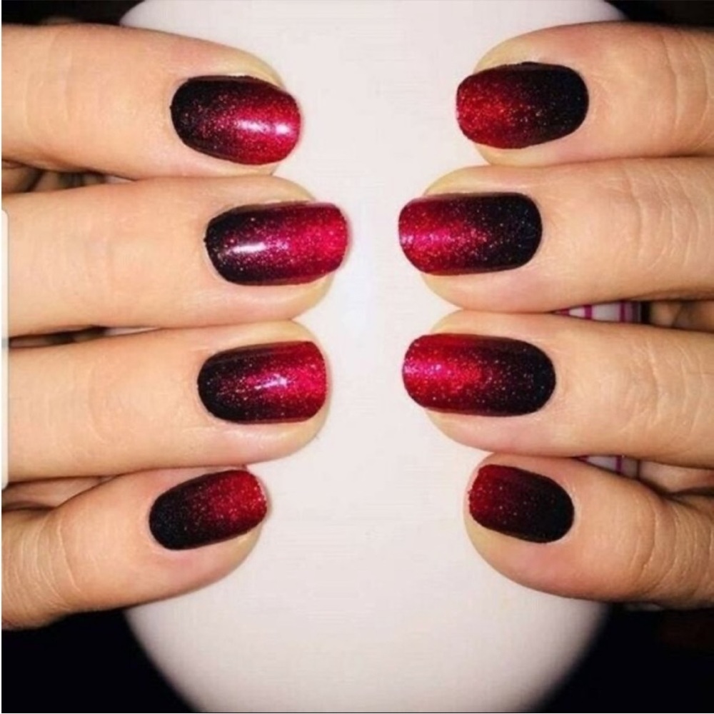 *Retired* Color Street: Bloody Gorgeous | Halloween Goth Red Black Glitter - Picture 9 of 16